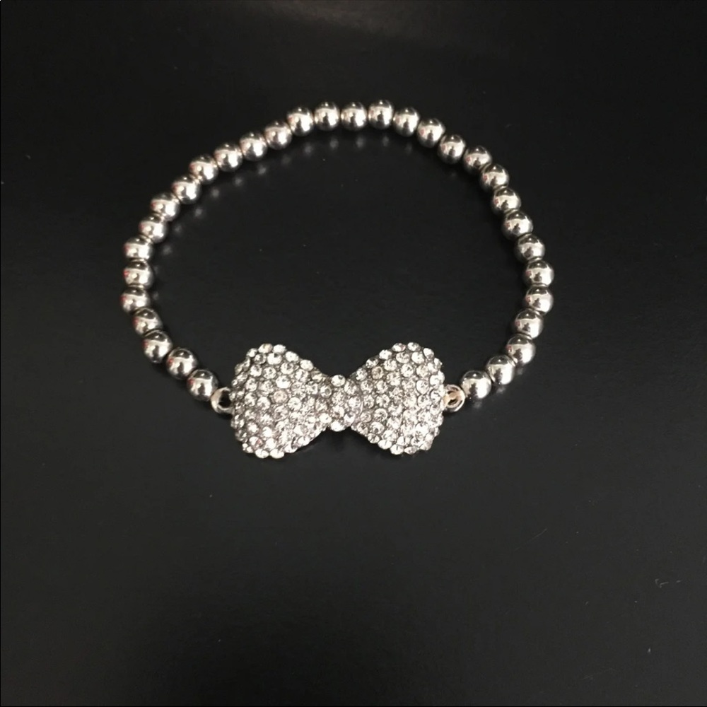 Silver rhinestone bow stretch bracelet